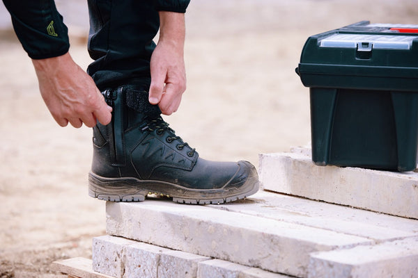 Apache Chilliwack Non-metallic Waterproof Breathable Black Safety Zip Work Boot - Borderland Muff