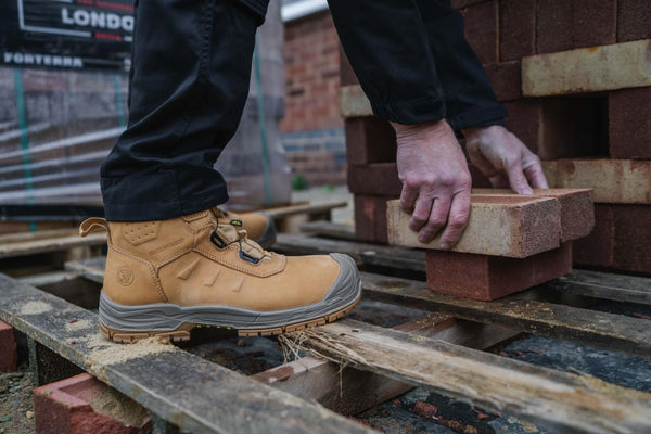 Apache Churchill FITGO Composite Toe S7S Waterproof Safety Boot – Brown & Black - Borderland Muff