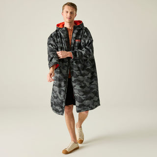 Regatta Adult Waterproof Changing Robe | Warm & Windproof - Borderland Muff