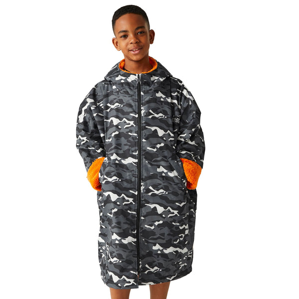 Regatta Junior Waterproof Changing Robe | Warm & Windproof - Borderland Muff