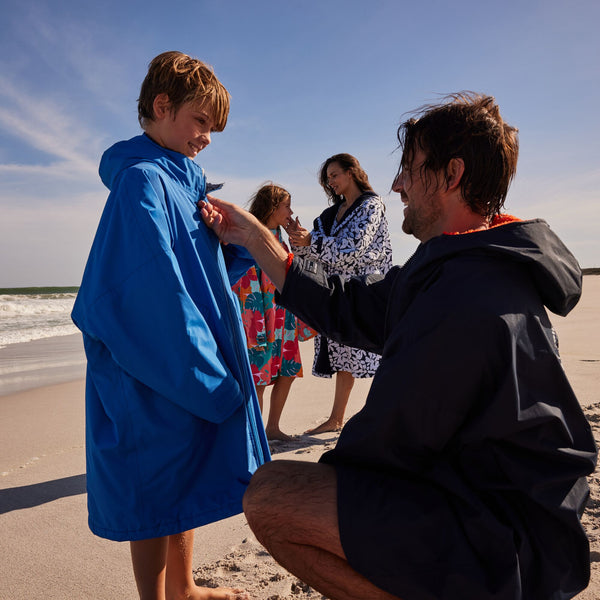 Regatta Junior Waterproof Changing Robe | Warm & Windproof - Borderland Muff