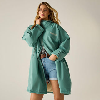 Regatta Adult Waterproof Changing Robe | Warm & Windproof - Borderland Muff