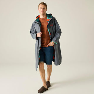Regatta Adult Waterproof Changing Robe | Warm & Windproof - Borderland Muff