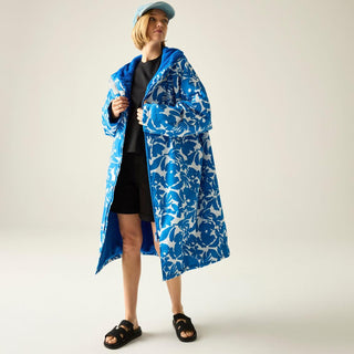 Regatta Adult Waterproof Changing Robe | Warm & Windproof - Borderland Muff