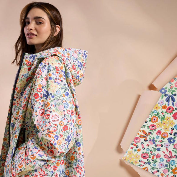 Regatta Cath Kidston Changing Robe – Waterproof Borg Lined Changing Robe - Borderland Muff