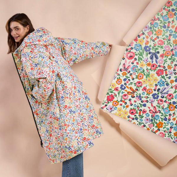 Regatta Cath Kidston Changing Robe – Waterproof Borg Lined Changing Robe - Borderland Muff