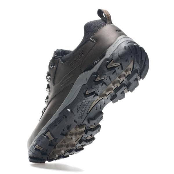 Regatta Men’s Holcombe Classic Low waterproof walking shoes
