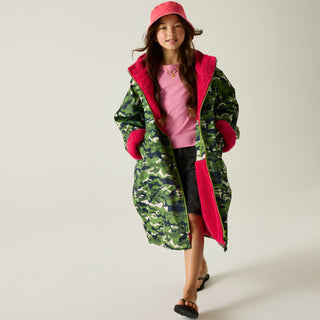 Regatta Junior Waterproof Changing Robe | Warm & Windproof - Borderland Muff